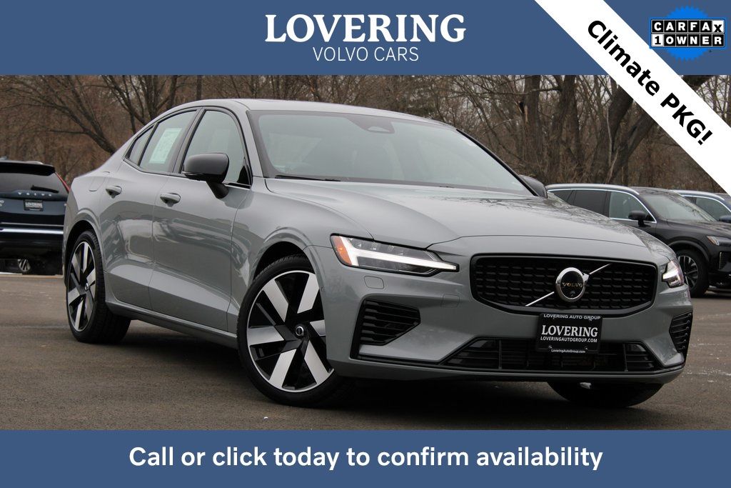 2024 Volvo S60 Recharge T8 Ultimate Dark Theme eAWD