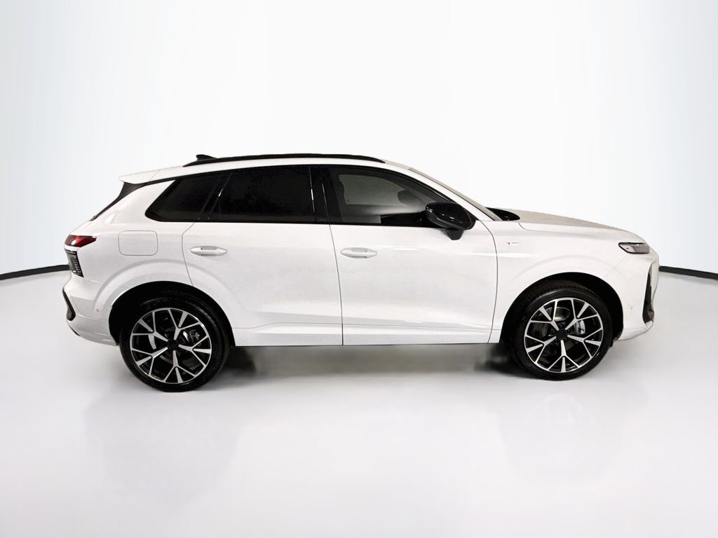 Thumbnail: 2026 Audi Q3 - 4