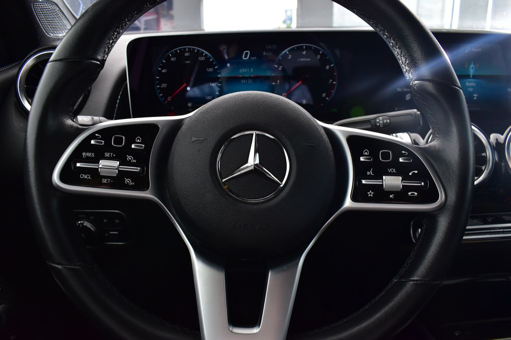 Thumbnail: 2020 Mercedes-Benz GLB - 15