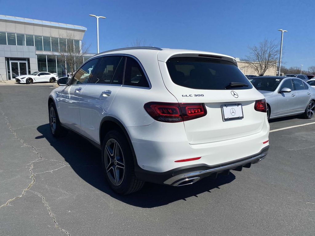 2021 Mercedes-Benz GLC 300 7