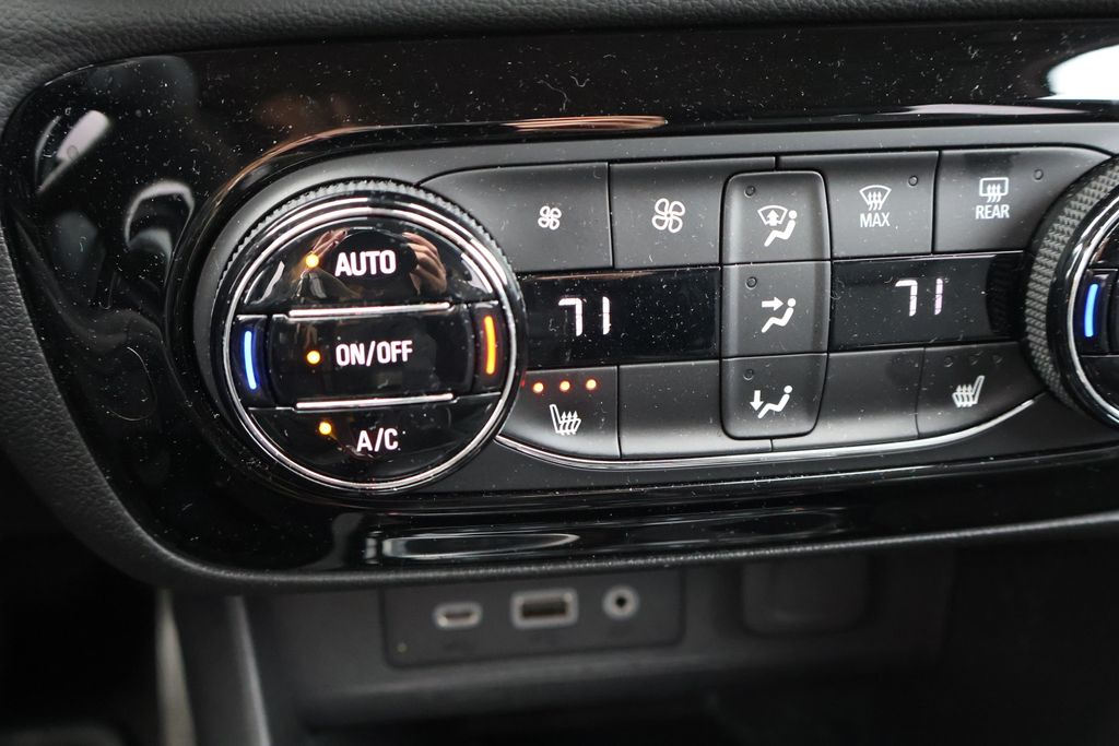 2022 Buick Encore GX Essence 26