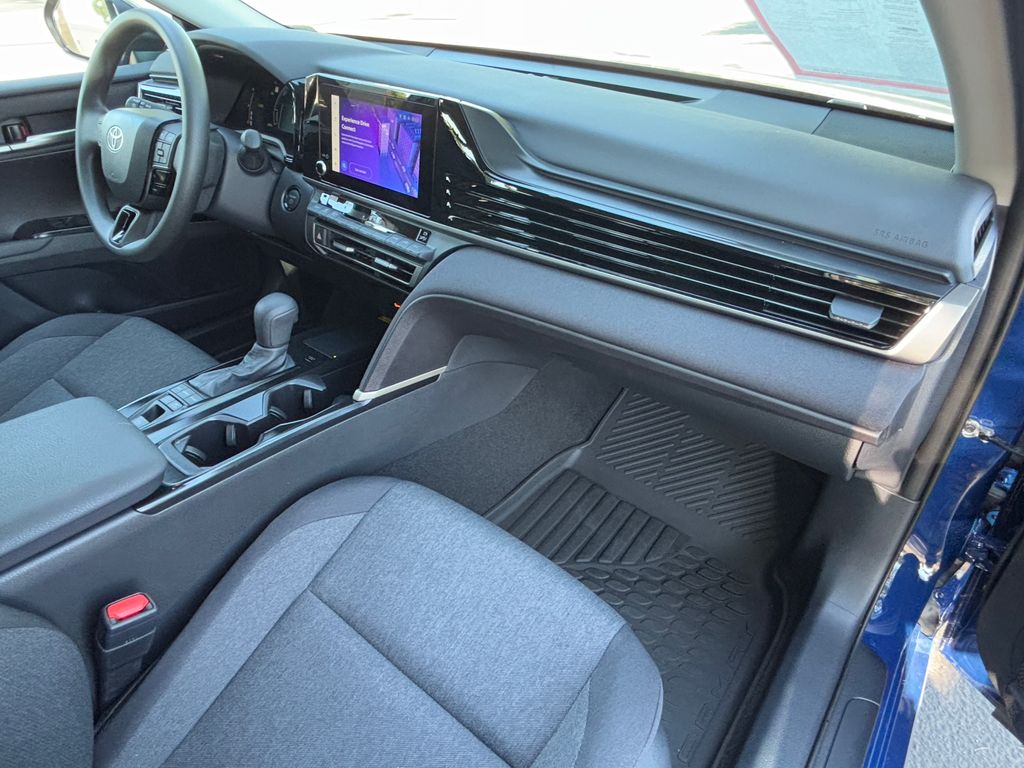 2025 Toyota Camry LE 24
