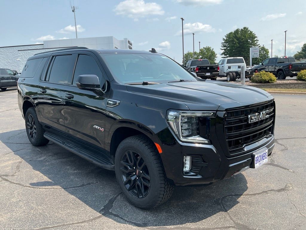 2022 GMC Yukon XL AT4 4WD