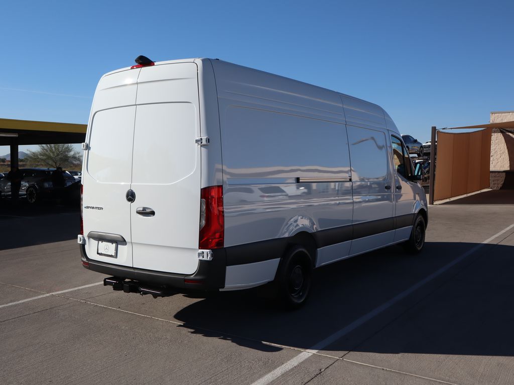 2024 Mercedes-Benz Sprinter 2500 5