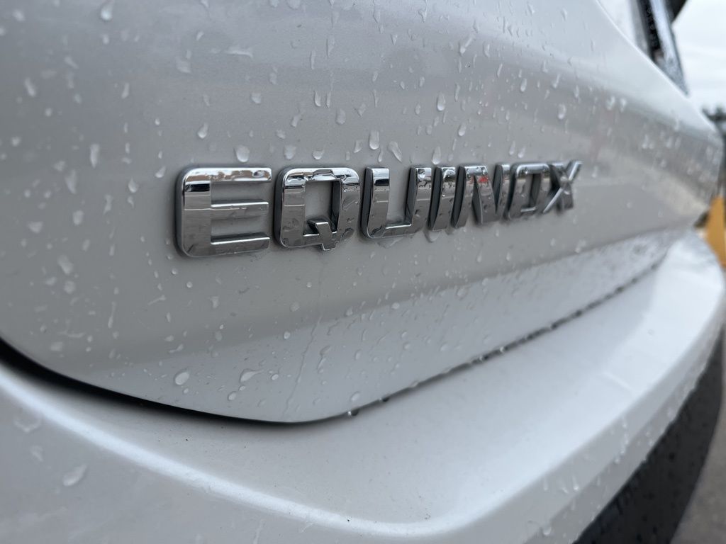 Thumbnail: 2022 Chevrolet Equinox - 8