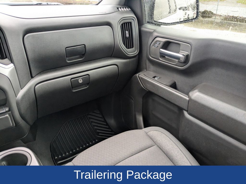 2025 Chevrolet Silverado 1500 2WD Double Cab Standard Bed Custom