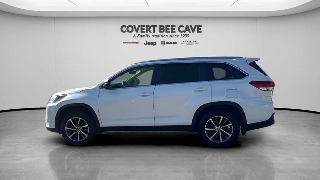 Used Car 2019 Toyota Highlander  Xle For Sale Under $25,000 In Austin, Texas