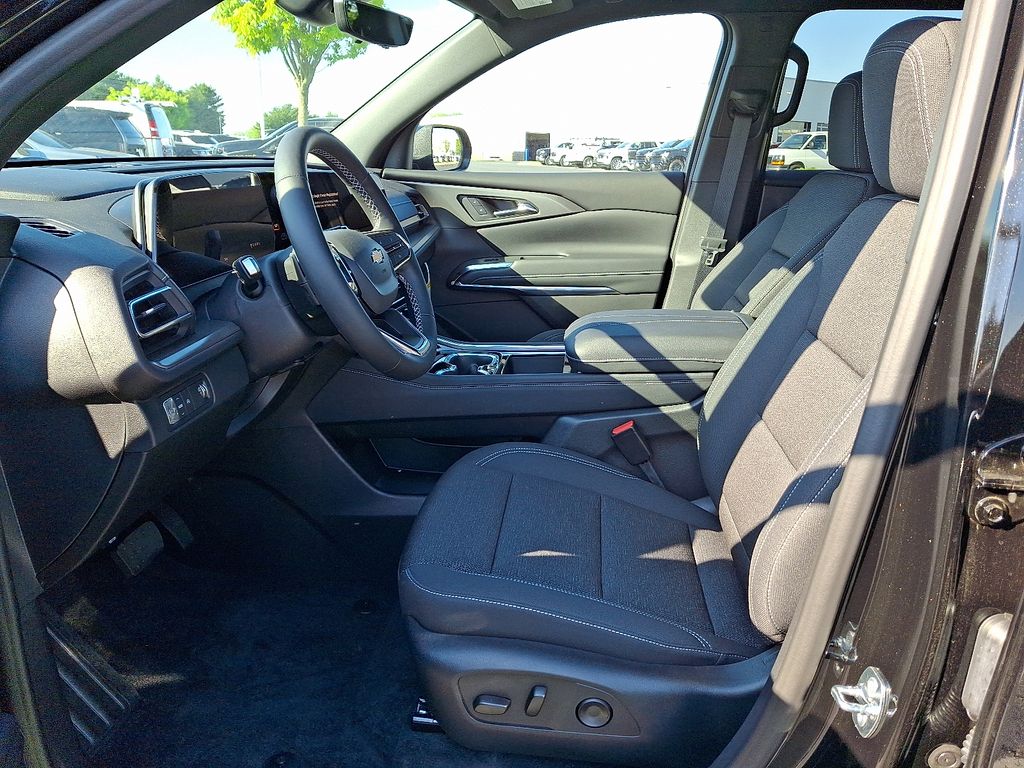 Thumbnail: 2026 Chevrolet Traverse - 7