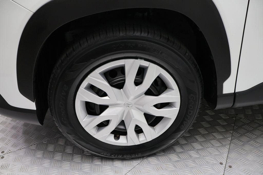 Thumbnail: 2023 Toyota Corolla Cross - 4