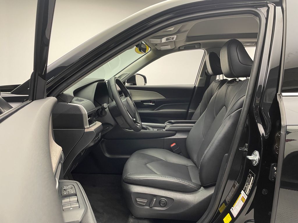 2024 Toyota Grand Highlander Limited 12