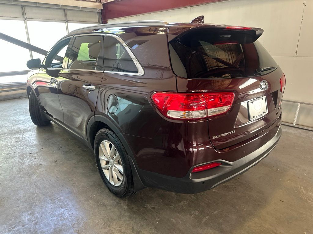 Used 2017 Purple Kia LX image 3