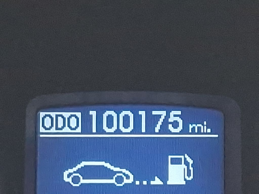 Thumbnail: 2012 Hyundai Genesis - 21