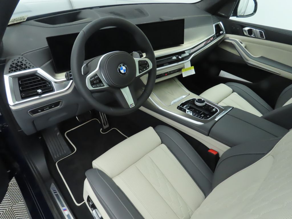 Thumbnail: 2026 BMW X7 - 9
