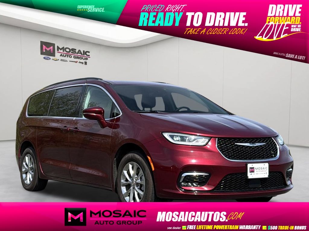 Used 2022 Chrysler Pacifica Touring L Vans