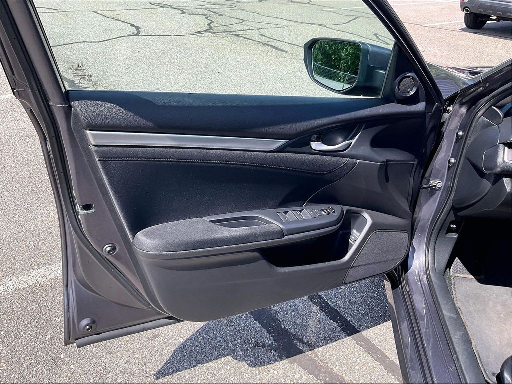 2016 Honda Civic — photo 9