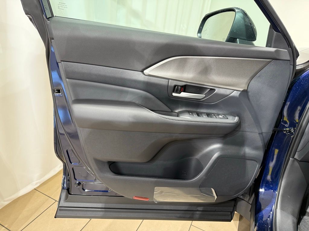 Thumbnail: 2026 Toyota Grand Highlander - 15