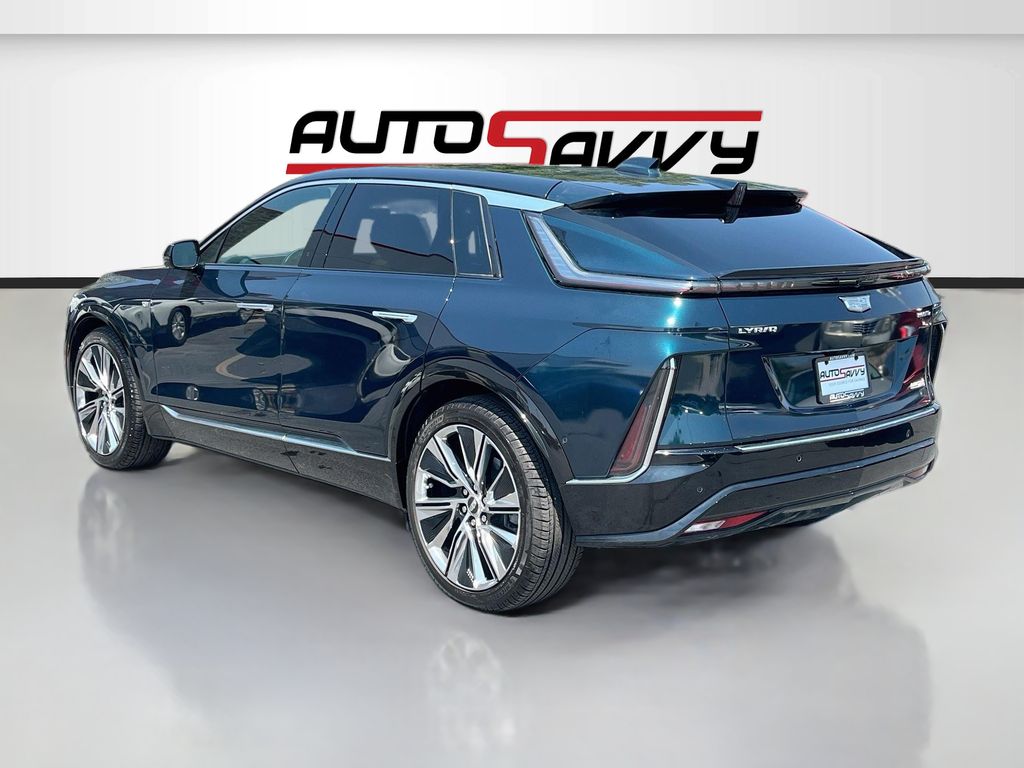 Used 2026 Green Cadillac Signature Luxury image 5