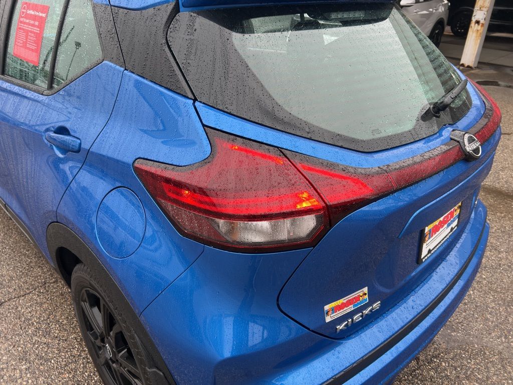 2024 Nissan Kicks SR photo