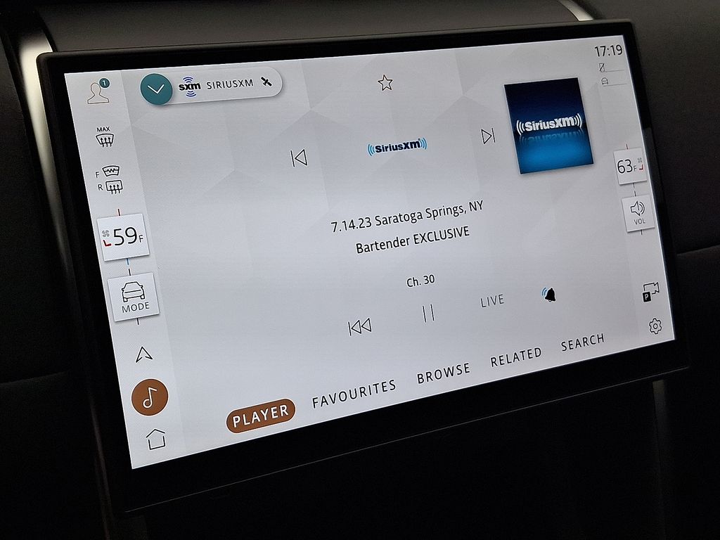 Thumbnail: 2025 Land Rover Discovery Sport - 12