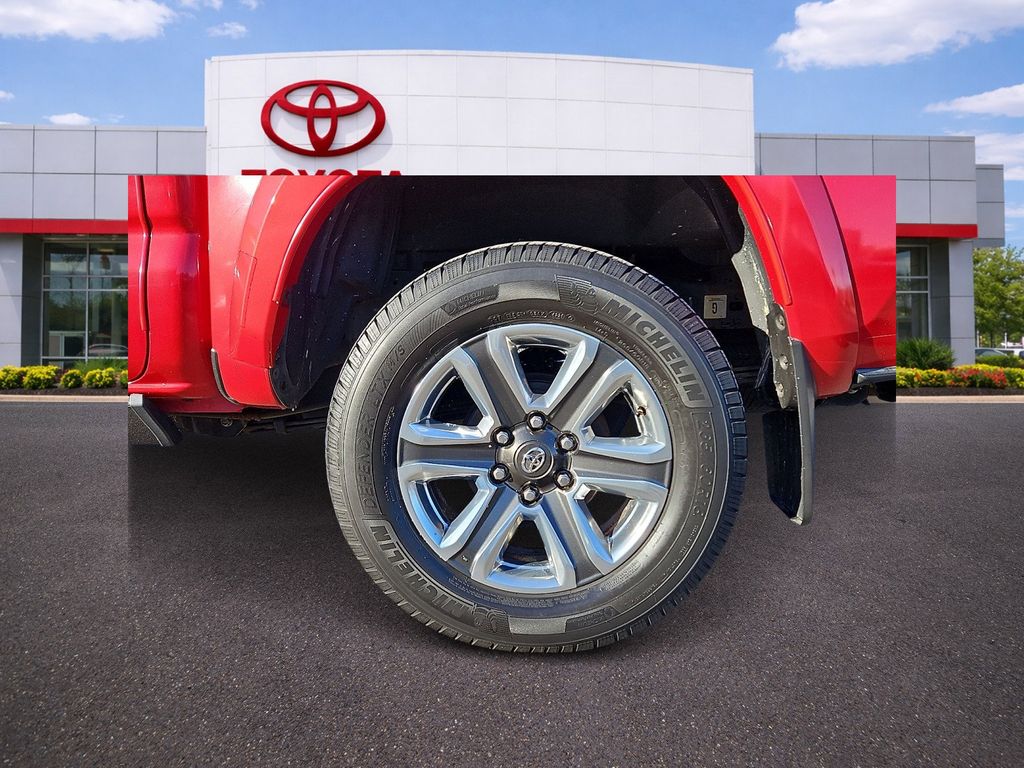 Thumbnail: 2017 Toyota Tacoma - 6