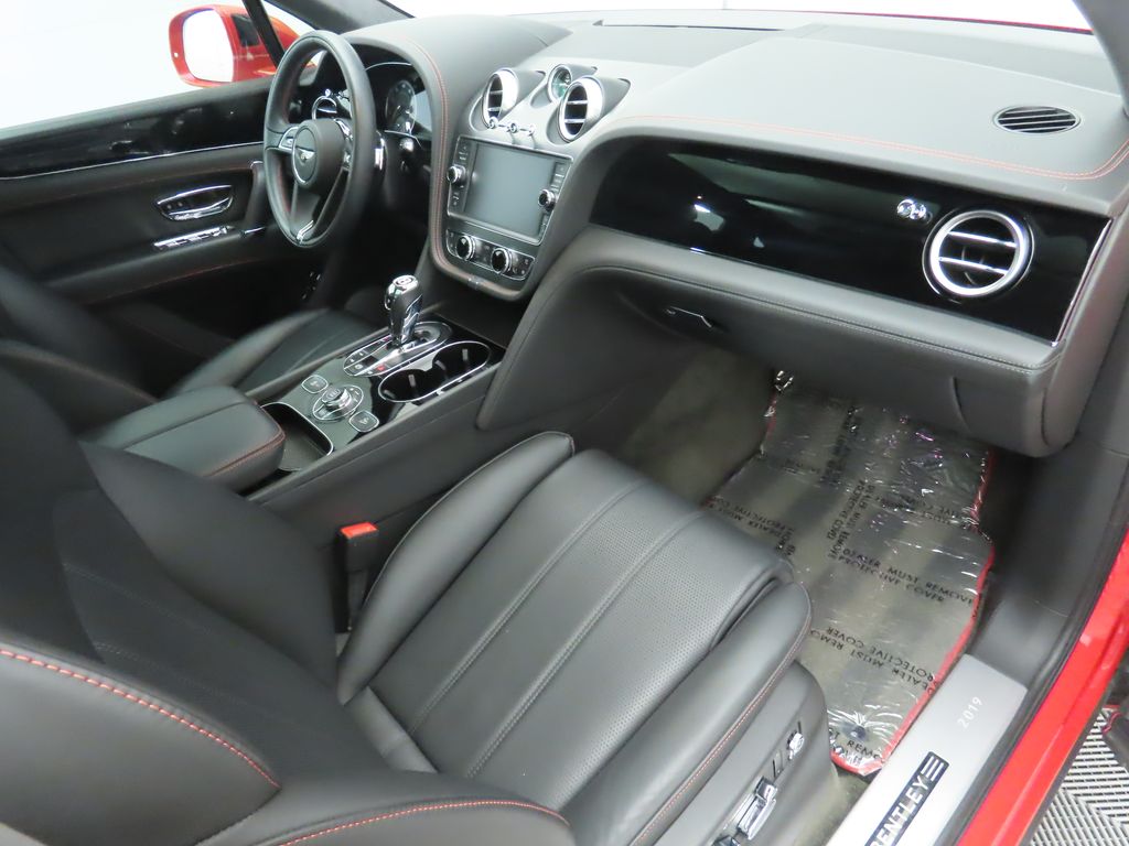 Thumbnail: 2019 Bentley Bentayga - 18