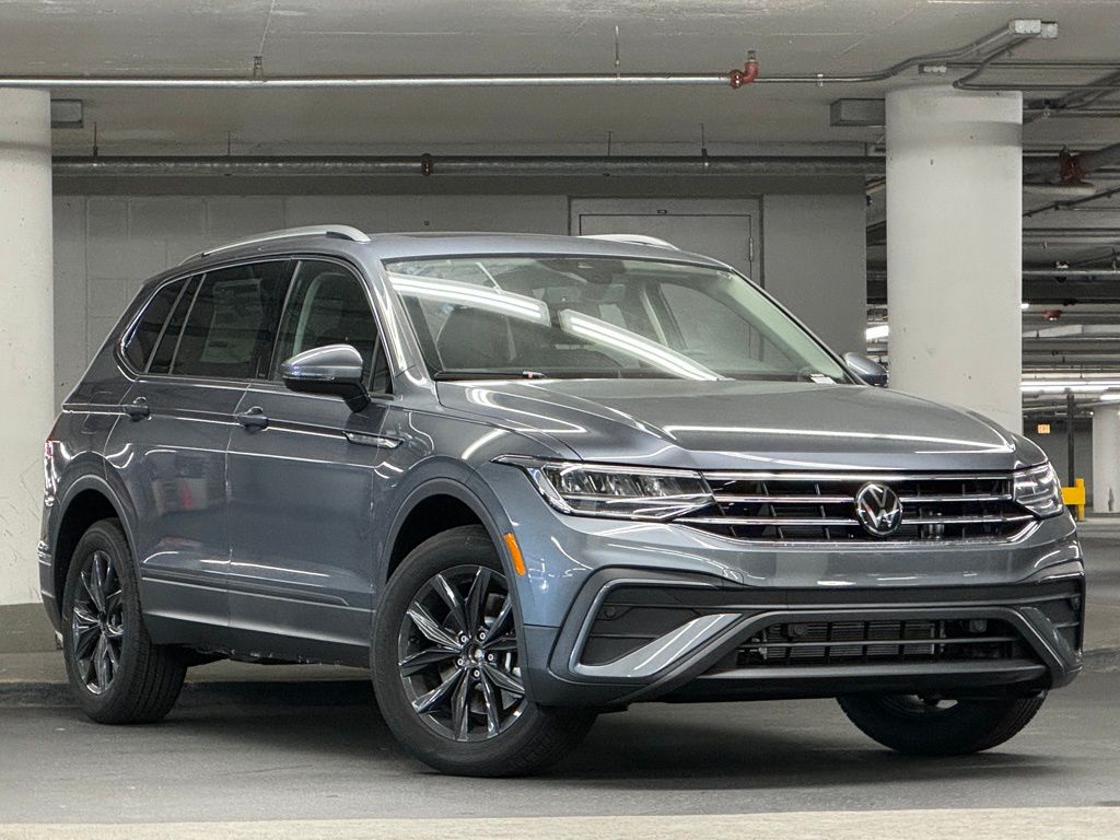 2024 Volkswagen Tiguan 2.0T SE 2