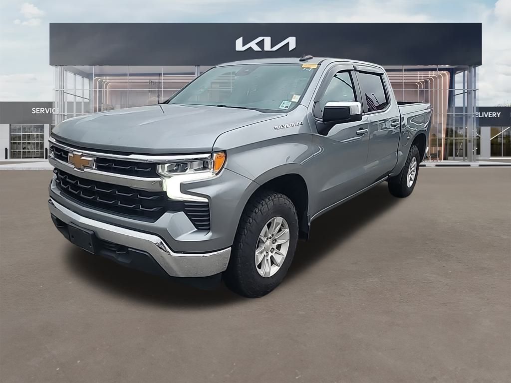 2023 Chevrolet Silverado 1500 LT 3