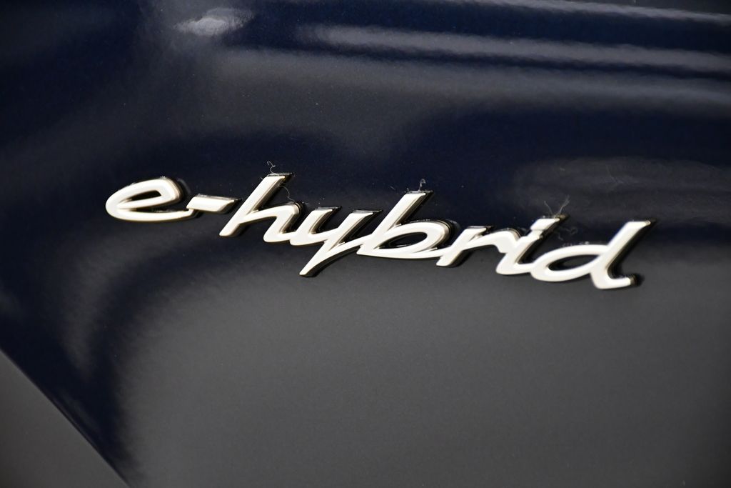 Thumbnail: 2025 Porsche Cayenne - 12