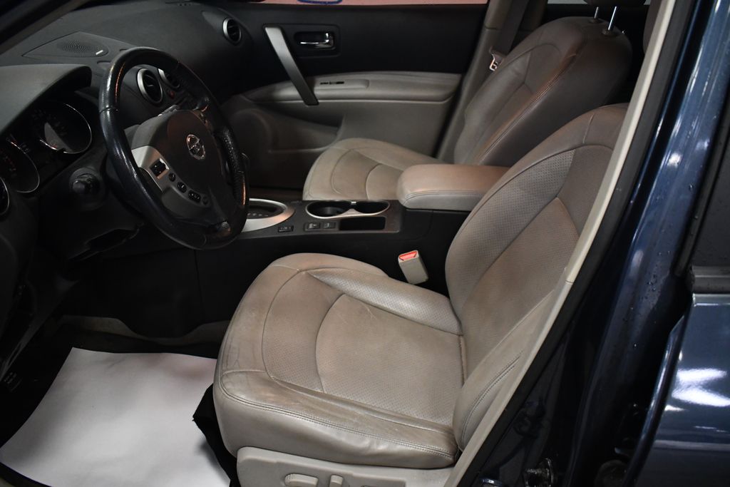 Thumbnail: 2013 Nissan Rogue - 6