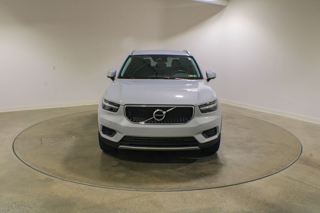 Used 2020 Silver Volvo Momentum image 8