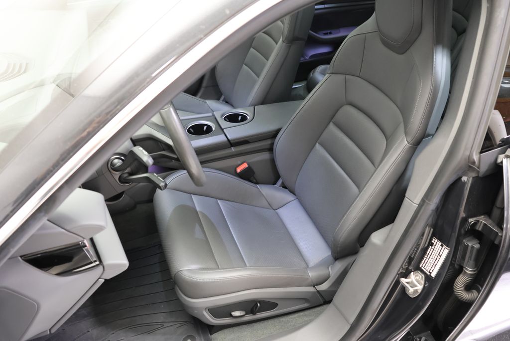 Thumbnail: 2021 Porsche Taycan - 31