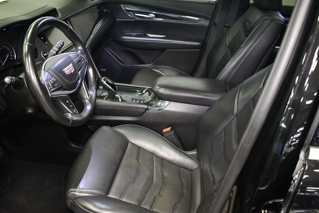 Thumbnail: 2018 Cadillac XT5 - 30