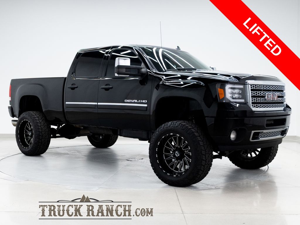 Onyx Black 2014 GMC Sierra 2500HD Pickup Truck Four-Wheel Drive 6-Speed Automatic