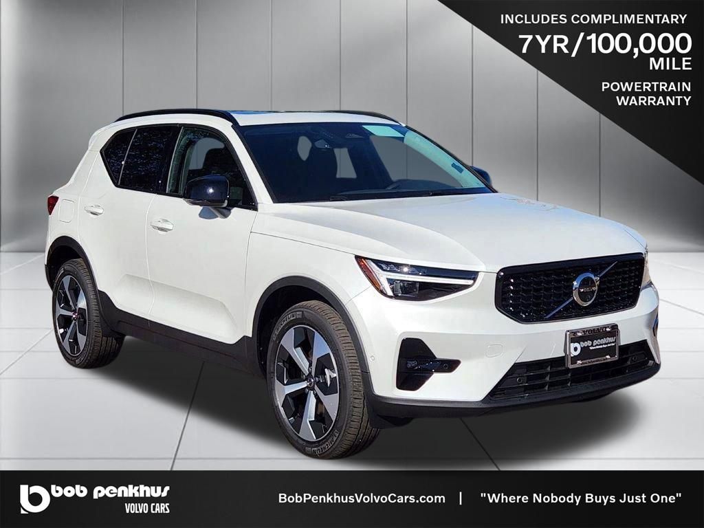 2026 Volvo XC40 B5 Plus