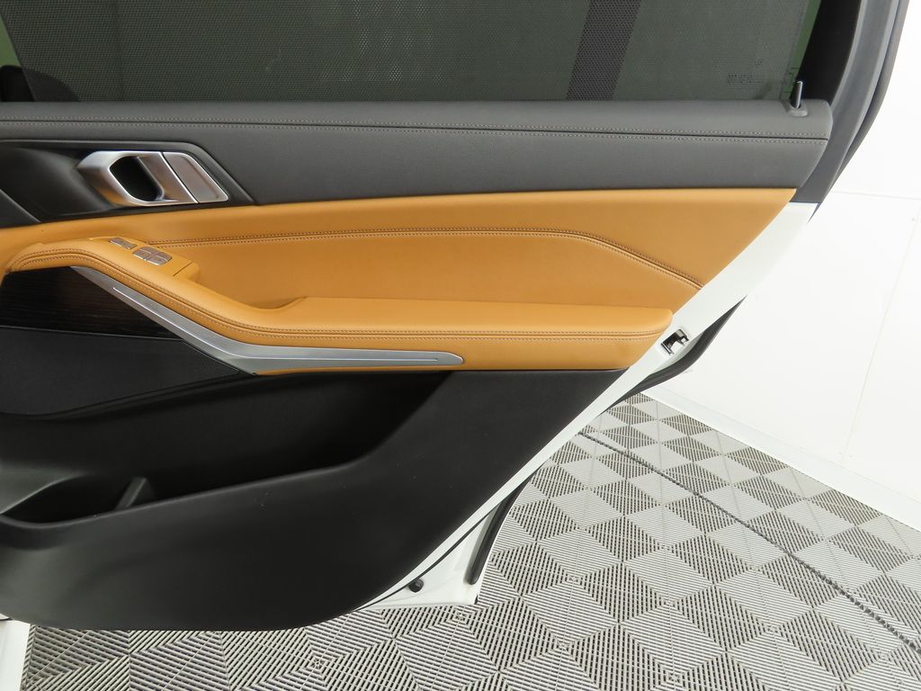 Thumbnail: 2022 BMW X7 - 27