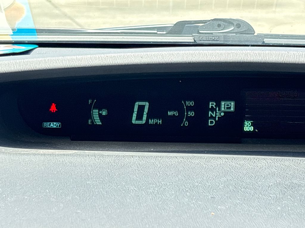 Used 2014 White Toyota Two image 22