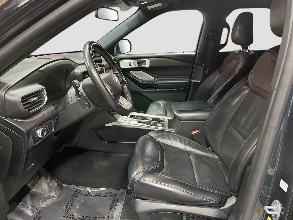 Used 2022 Blue Metallic Ford Platinum image 22