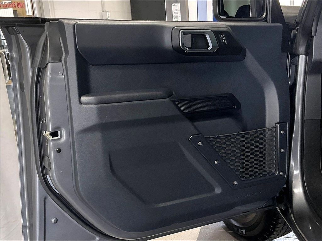2025 Ford Bronco — photo 9