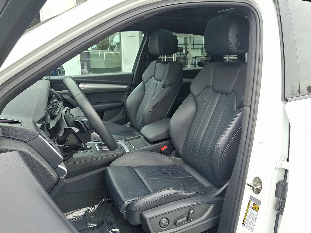 Thumbnail: 2020 Audi Q5 - 13