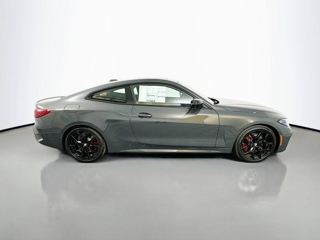 Thumbnail: 2026 BMW 4 Series - 4