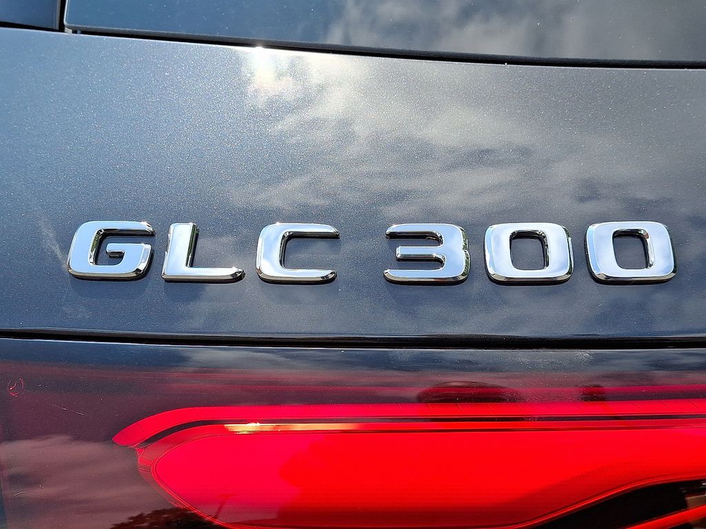 Thumbnail: 2026 Mercedes-Benz GLC - 20