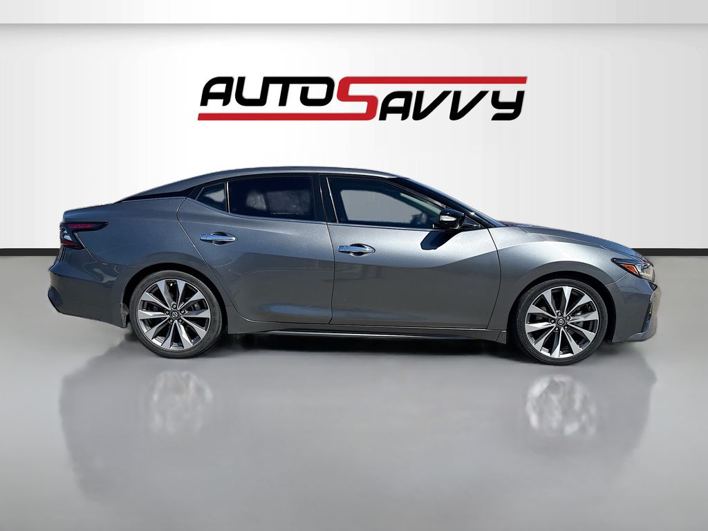 Used 2022 Gray Nissan Platinum image 8