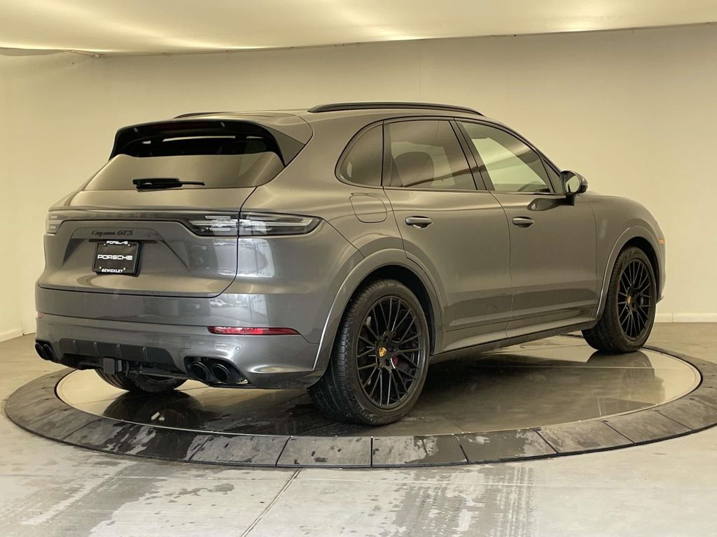 2023 Porsche Cayenne GTS - 6