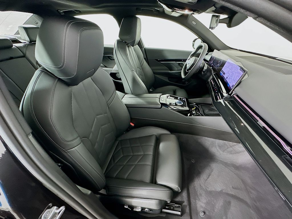 Thumbnail: 2024 BMW 5 Series - 28