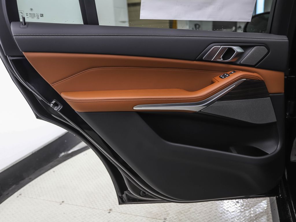 Thumbnail: 2026 BMW X7 - 20