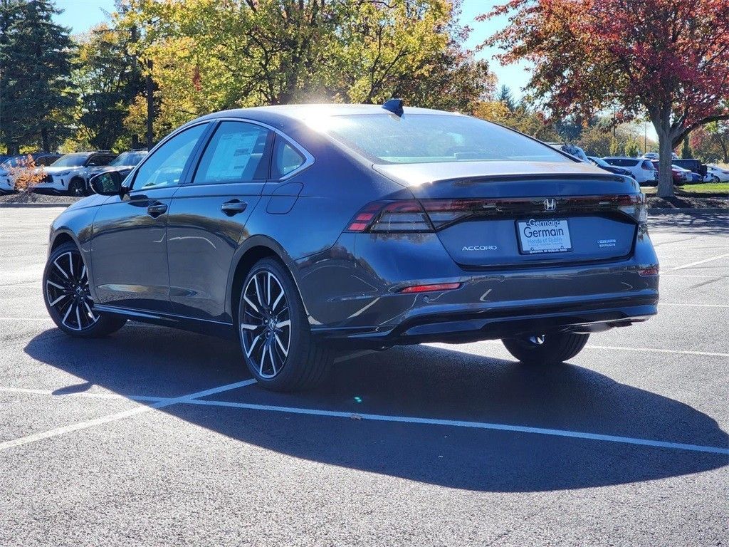 Used 2025 Gray Honda Touring image 16