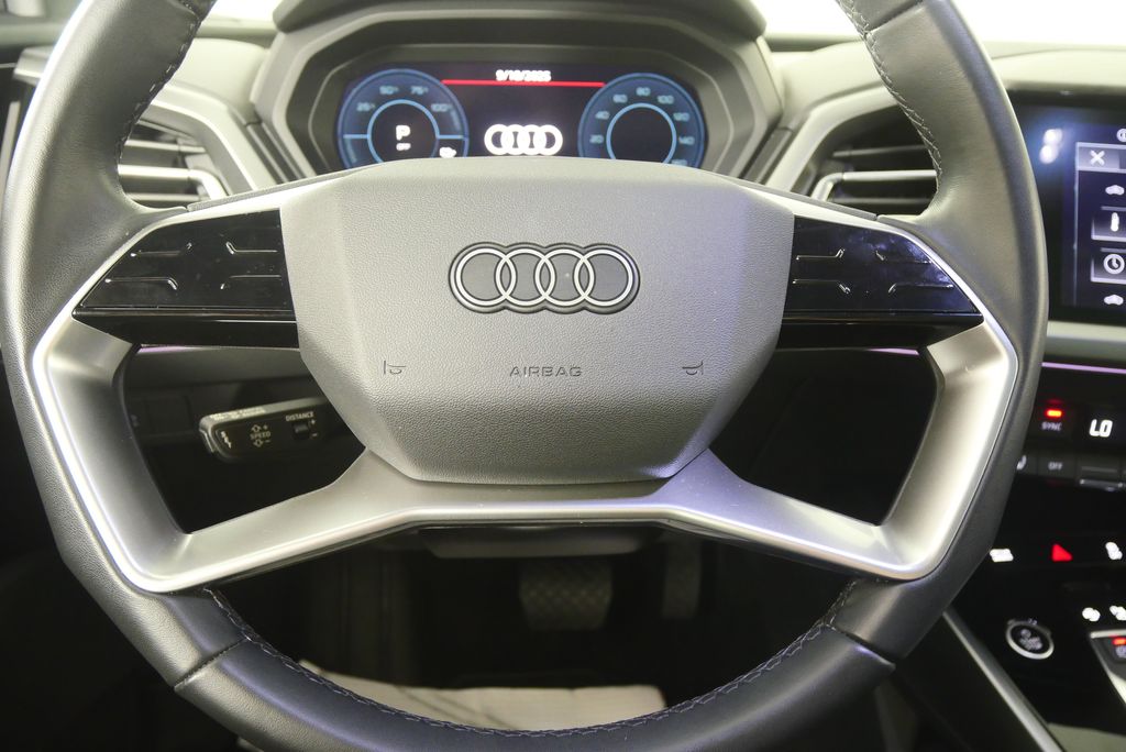 Thumbnail: 2022 Audi Q4 e-tron - 21