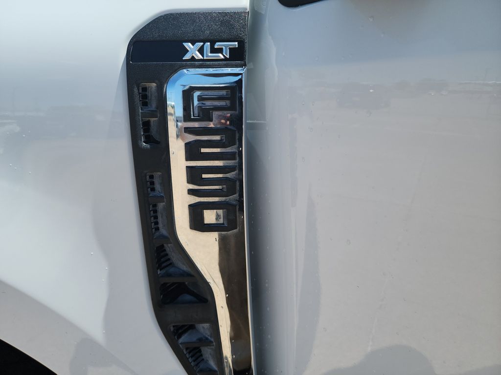 2024 Ford F-250SD XLT photo