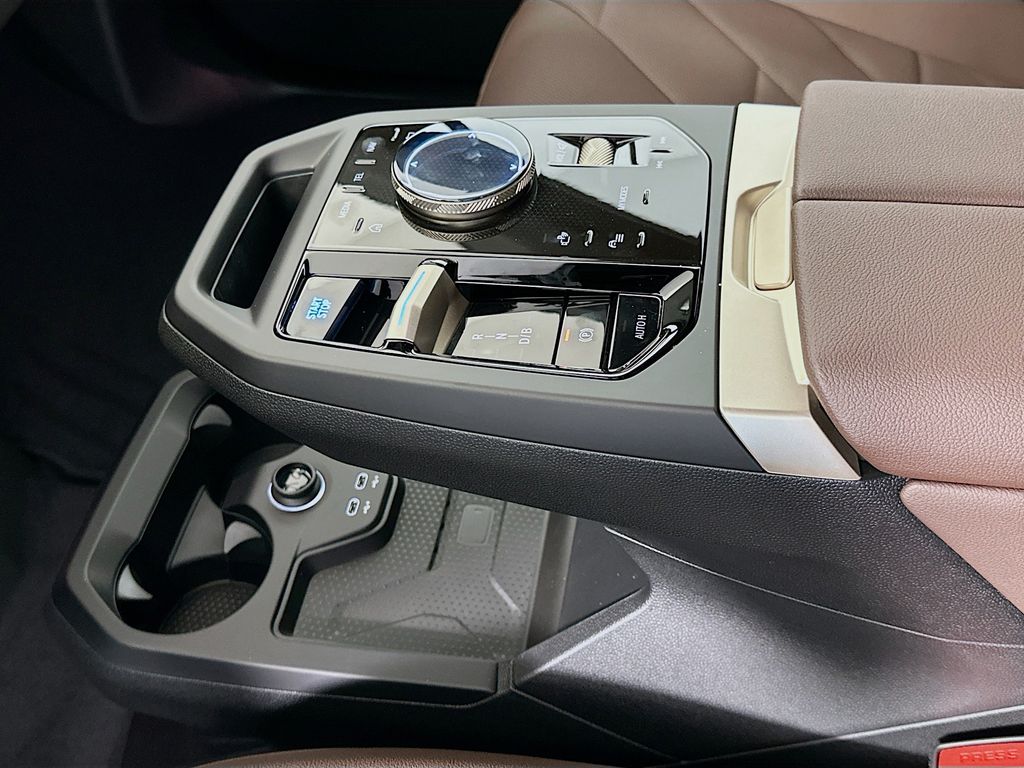 Thumbnail: 2026 BMW iX - 15