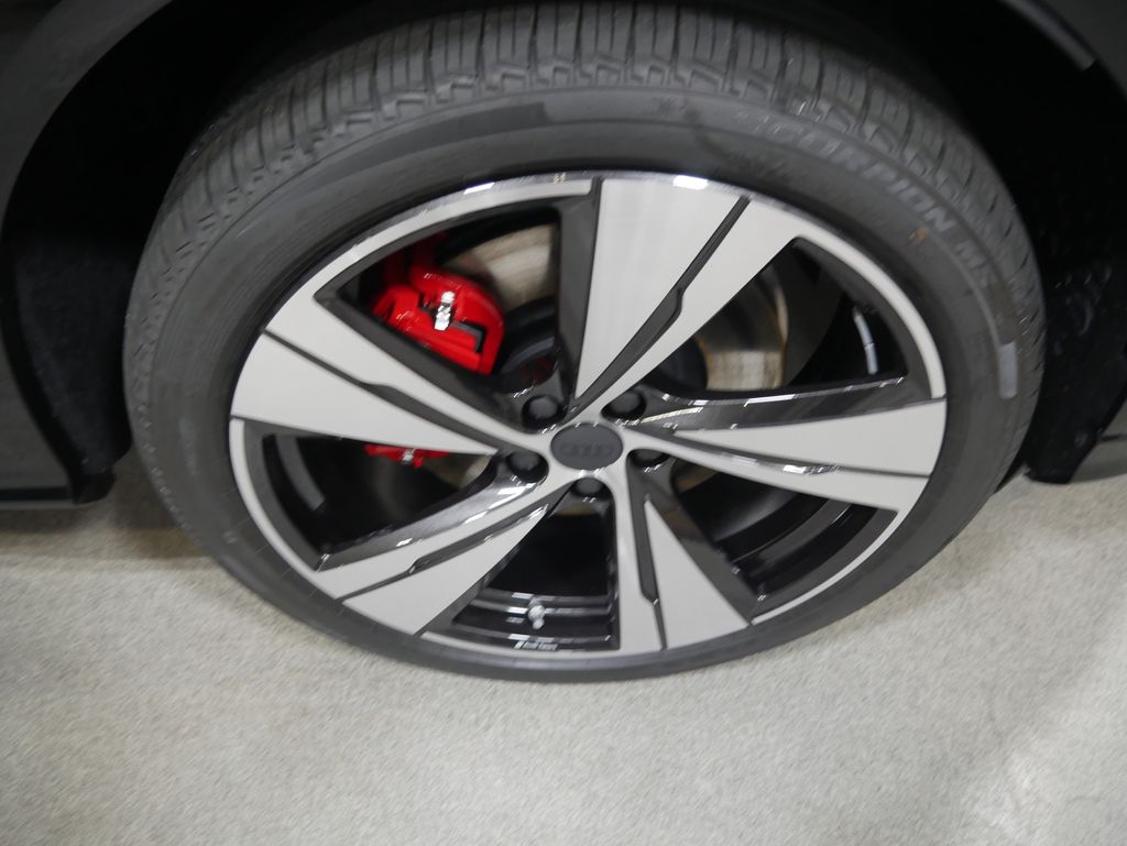 Thumbnail: 2026 Audi SQ5 - 13